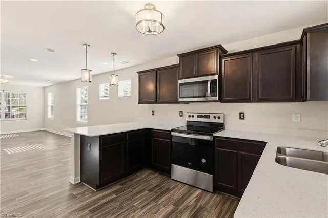 $289,000 | 3910 Copperfield Court, High Point, NC 27282