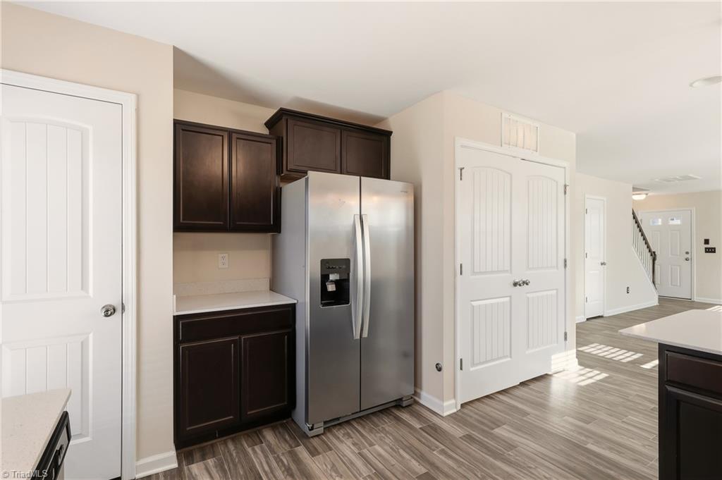 3910 Copperfield Court High Point, NC 27282 - Photo 9 of 34