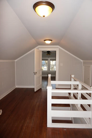 222 Woodland Shores Road Charleston, SC 29412 - Photo 19 of 26 Upstairs Sitting Area