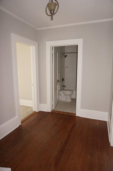 222 Woodland Shores Road Charleston, SC 29412 - Photo 5 of 26 Downstairs landing and bathroom