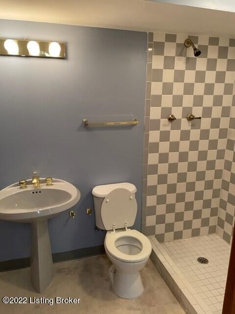 711 Waterford Road Louisville, KY 40207 - Photo 17 of 18 Bathroom Basement