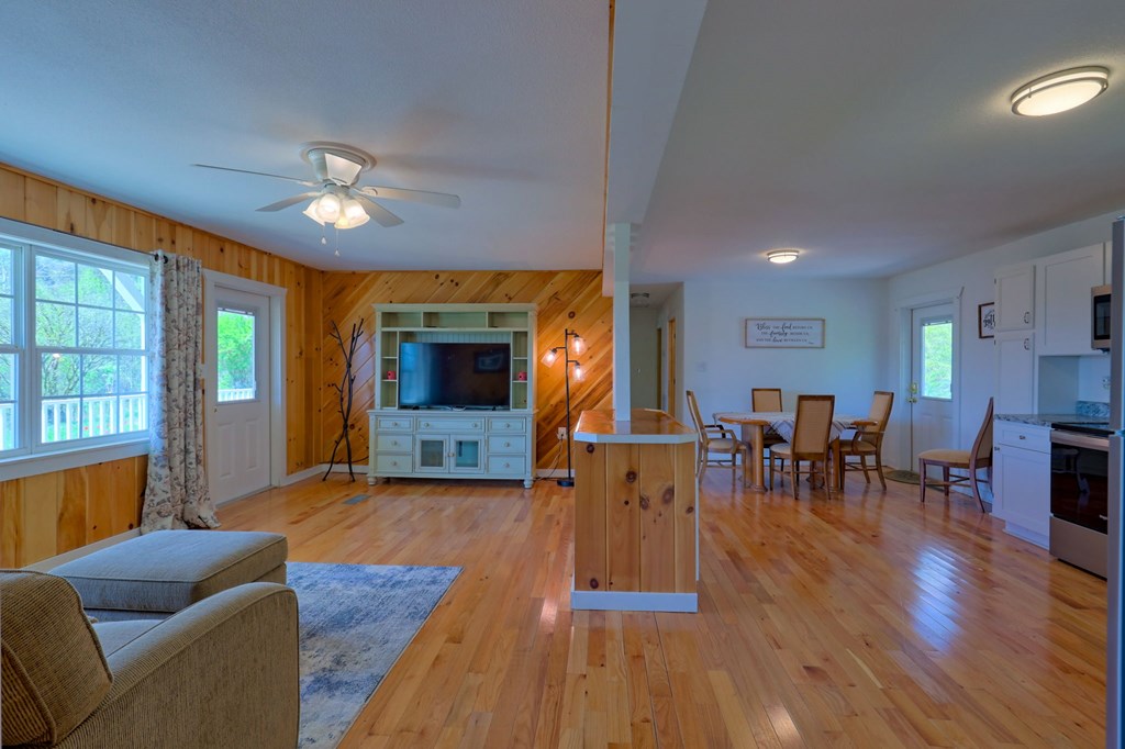 612 Reservoir Road Murphy, NC 28906 - Photo 11 of 49 Gallery Image 11