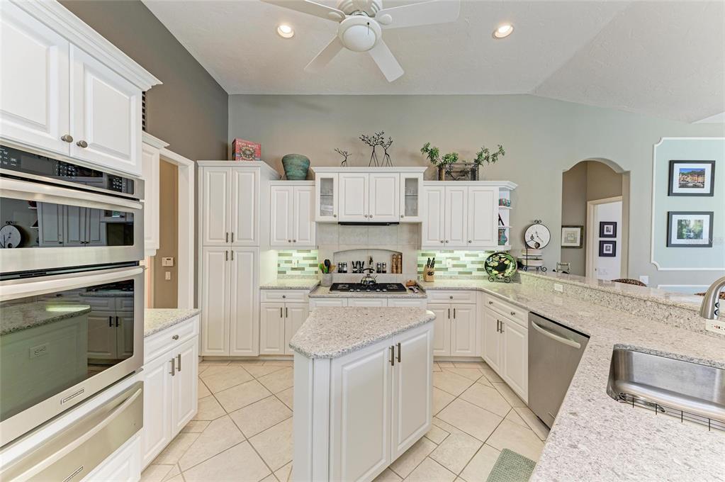 8118 Waterview Boulevard Lakewood Ranch, FL 34202 - Photo 15 of 78