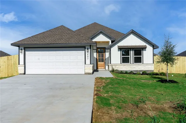 $299,900 | 497 Combine Road, Snook, TX 77879