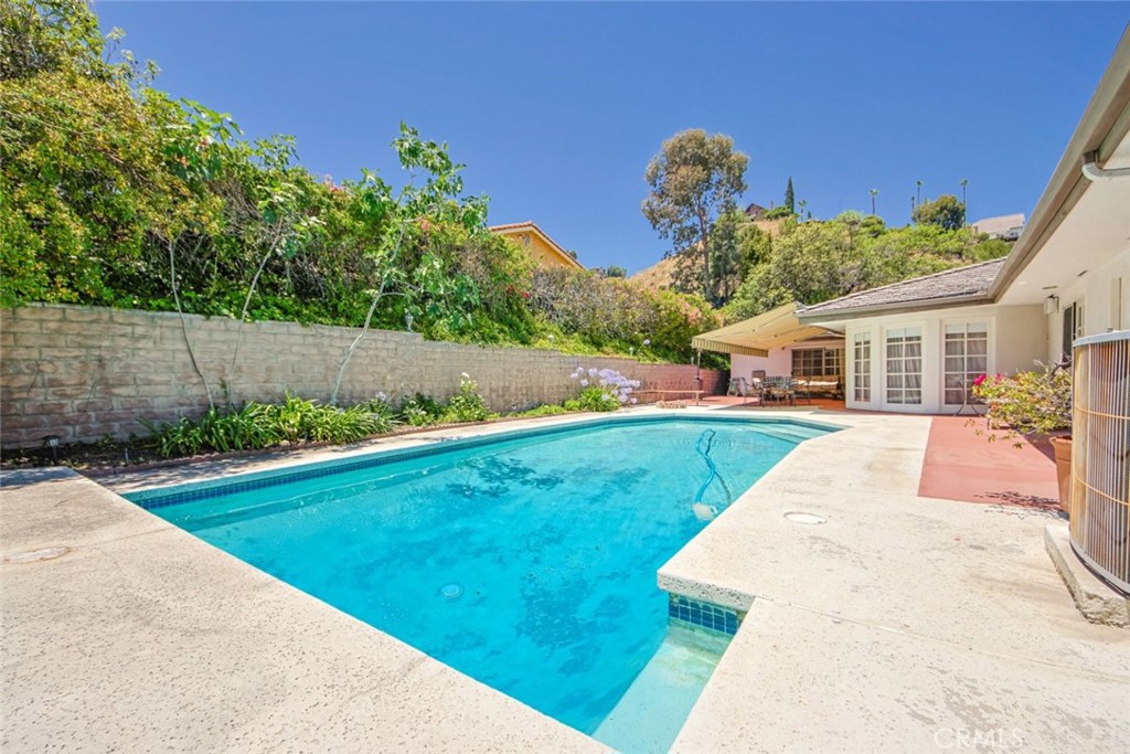 1801 Greenbriar Road Glendale, CA 91207 - Photo 11 of 75