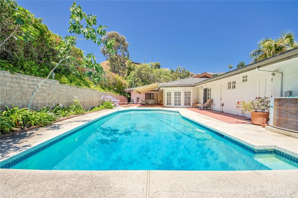 1801 Greenbriar Road Glendale, CA 91207 - Photo 12 of 75