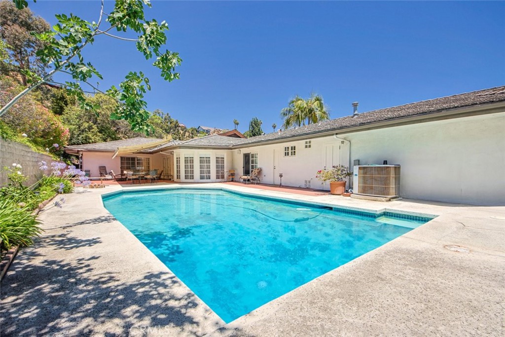 1801 Greenbriar Road Glendale, CA 91207 - Photo 13 of 75