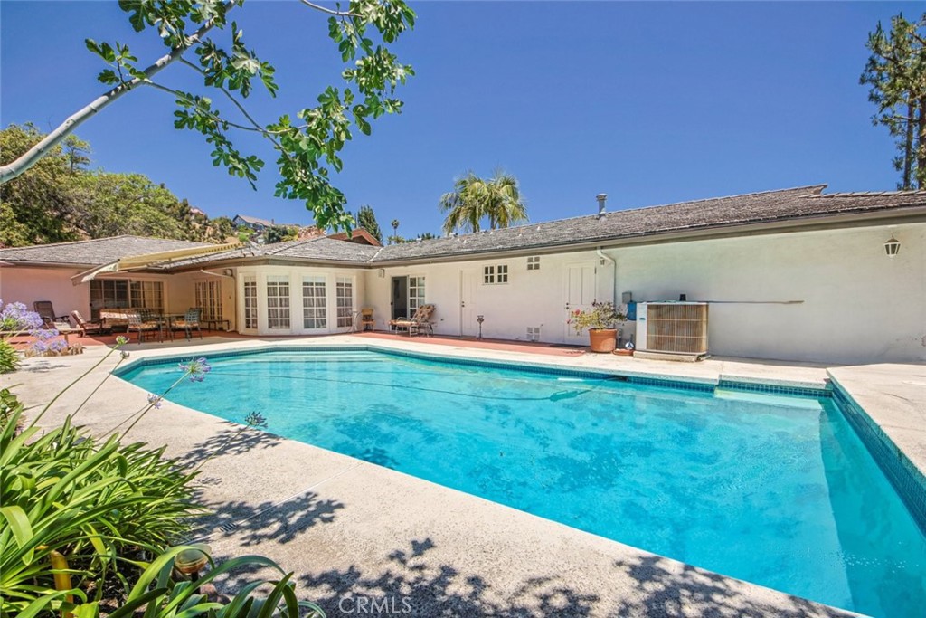 1801 Greenbriar Road Glendale, CA 91207 - Photo 14 of 75