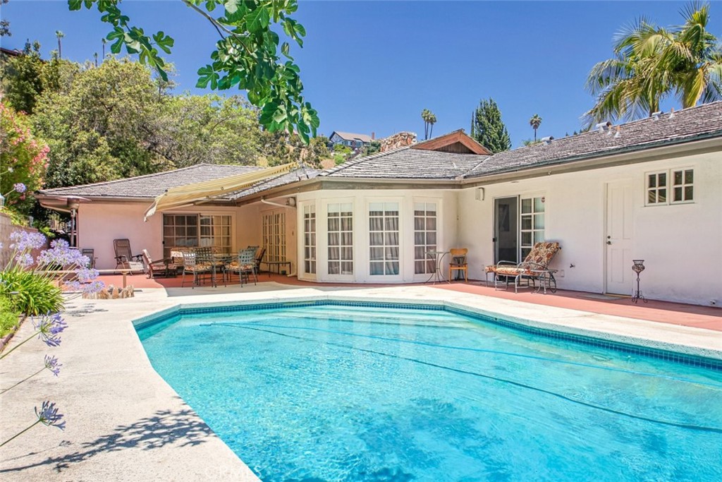 1801 Greenbriar Road Glendale, CA 91207 - Photo 15 of 75