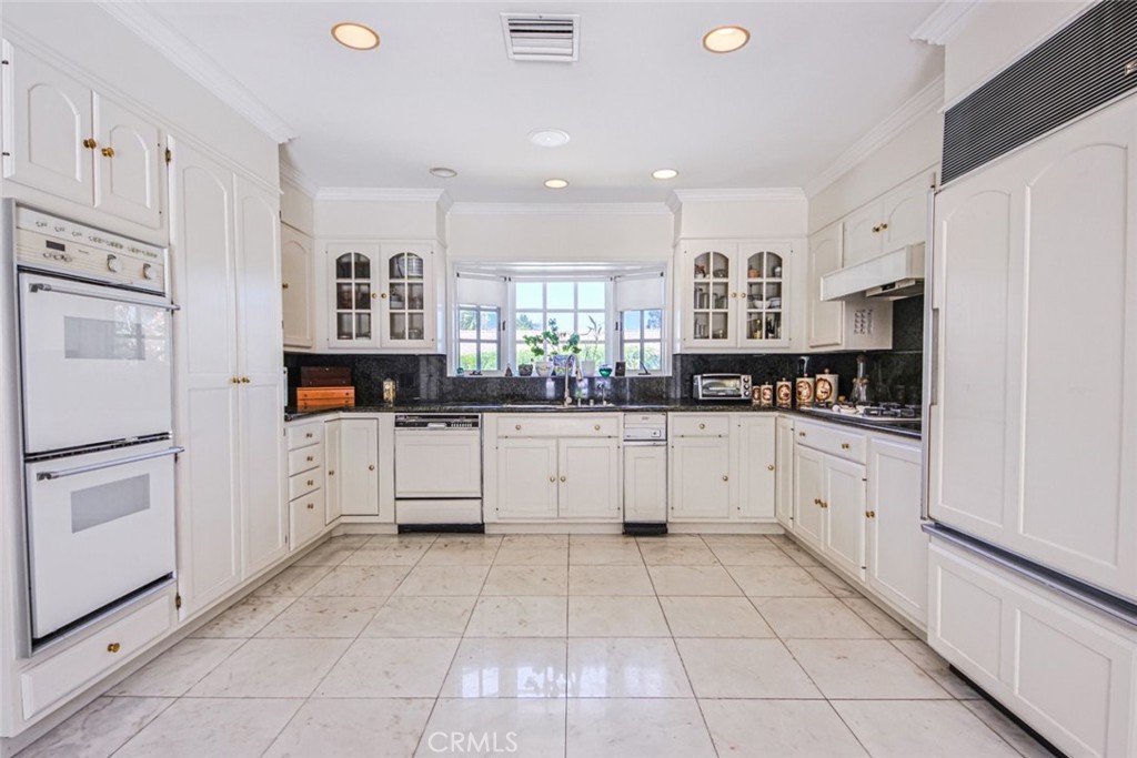 1801 Greenbriar Road Glendale, CA 91207 - Photo 51 of 75