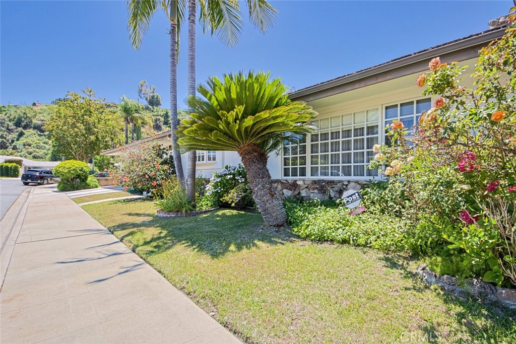 1801 Greenbriar Road Glendale, CA 91207 - Photo 6 of 75