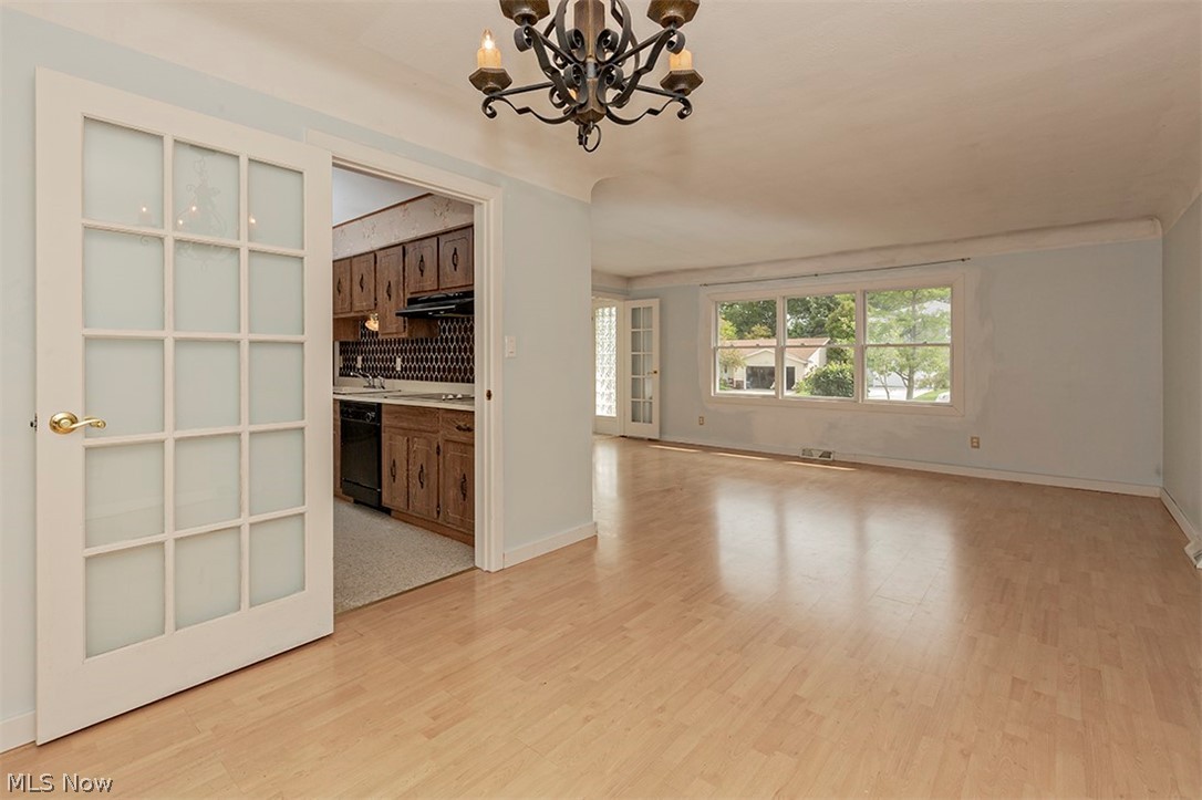 2038 Hansford Road Cleveland, OH 44124 - Photo 10 of 34 Gallery Image 10