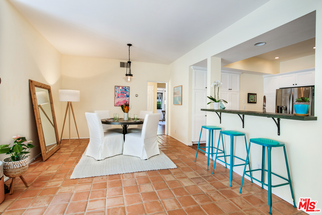 8180 Manitoba Street, Unit 124 Playa del Rey, CA 90293 - Photo 8 of 30 a view of a dining room with furniture