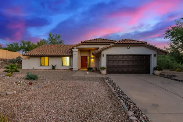 $2,500 | 15647 East Richwood Avenue, Fountain Hills, AZ 85268