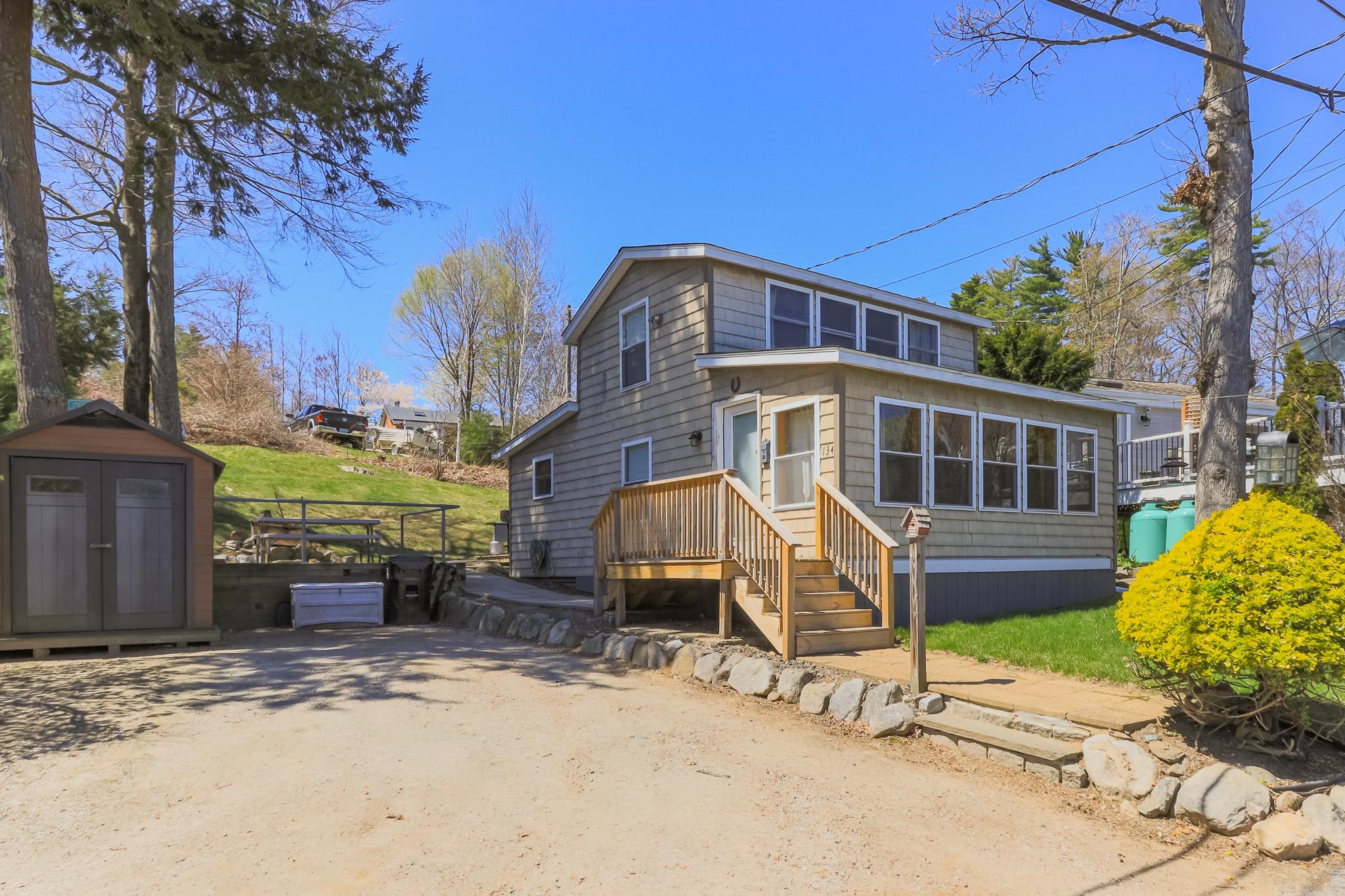 134 Chases Grove Road Derry, NH 03038 - Photo 2 of 31