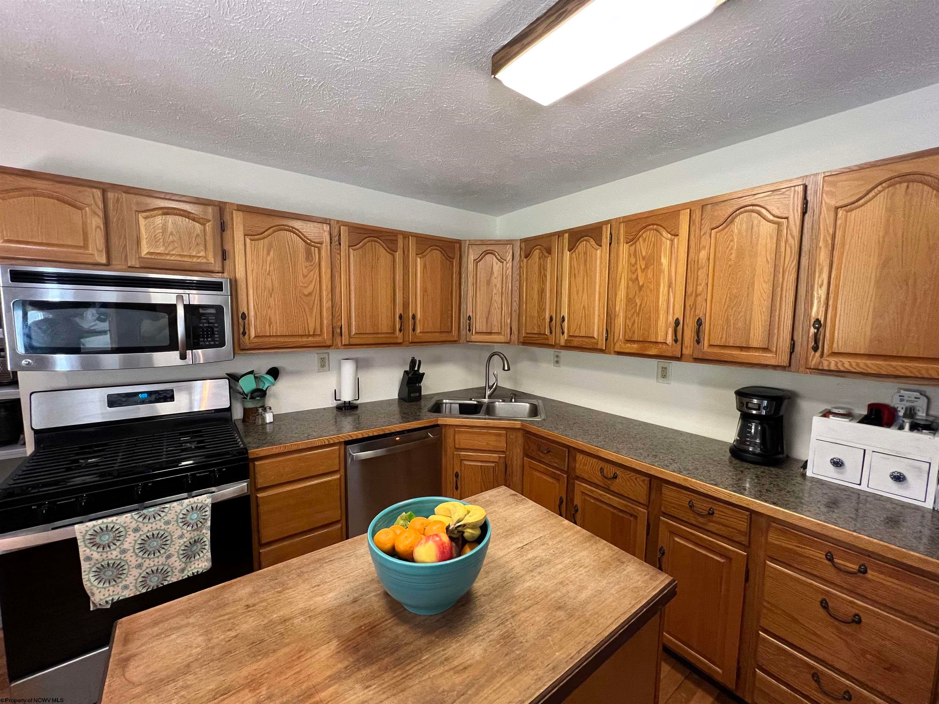 449 Hampton Road Fairmont, WV 26554 - Photo 14 of 39 Gallery Image 14
