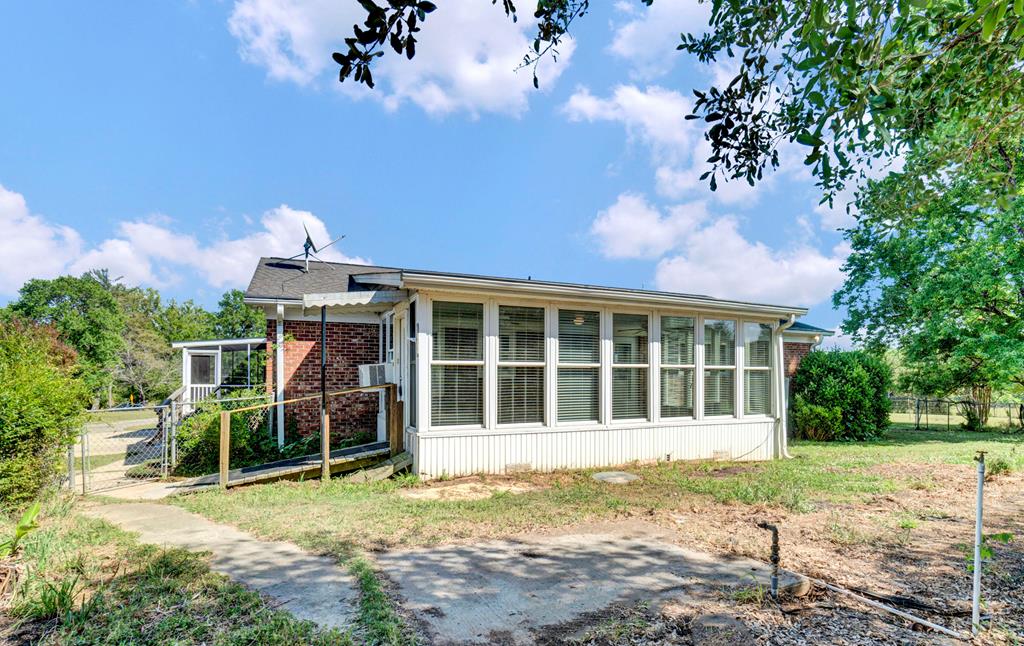1101 Watts Bridge Road Ninety Six, SC 29666 - Photo 30 of 58 SUNROOM FROM BACK