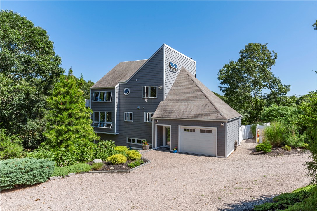 19 Tom Harvey Road Westerly, RI 02891 - Photo 3 of 50