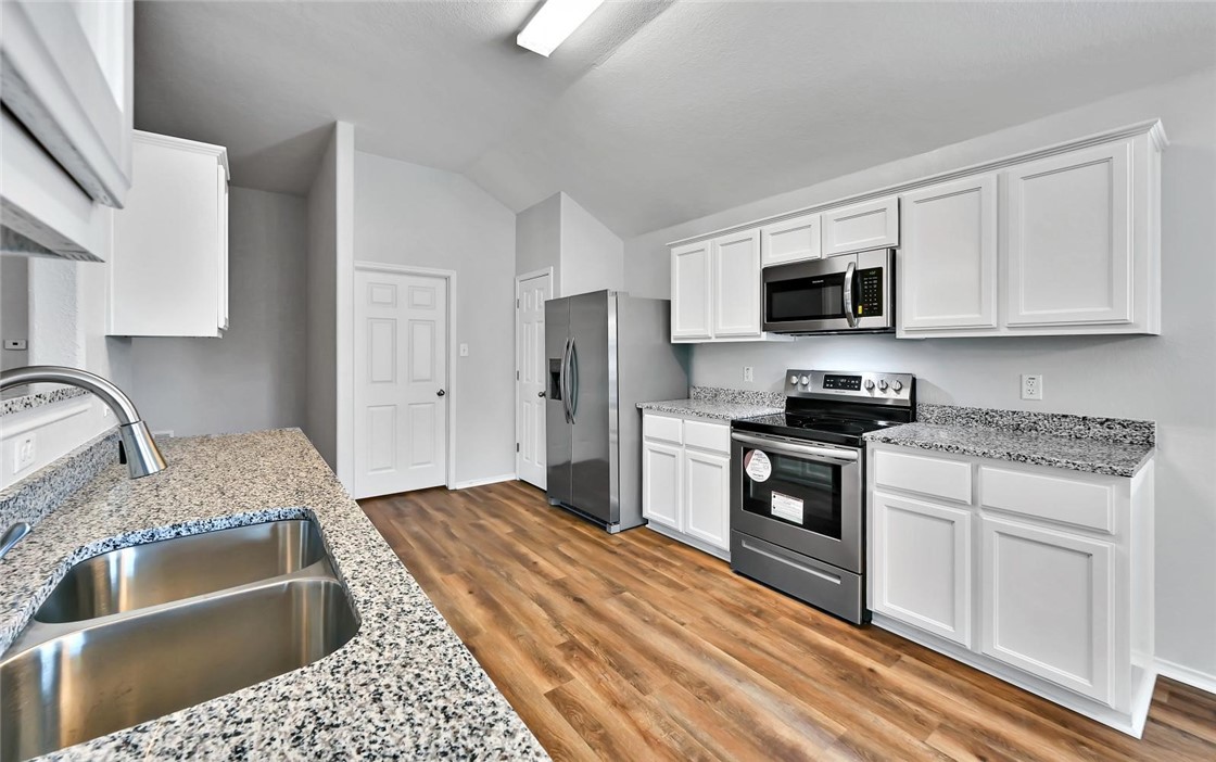 680 Apple Cross Court Robinson, TX 76706 - Photo 14 of 34