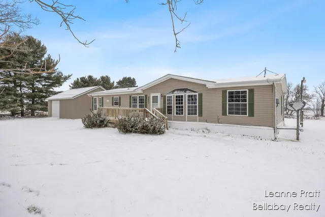 $225,000 | 9820 West 5 Point Highway, Bellevue, MI 49021