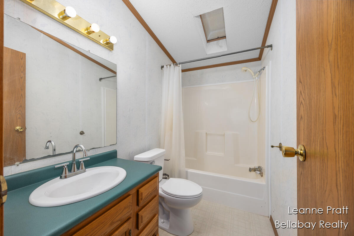 9820 West 5 Point Highway Bellevue, MI 49021 - Photo 23 of 24 IMG_1015