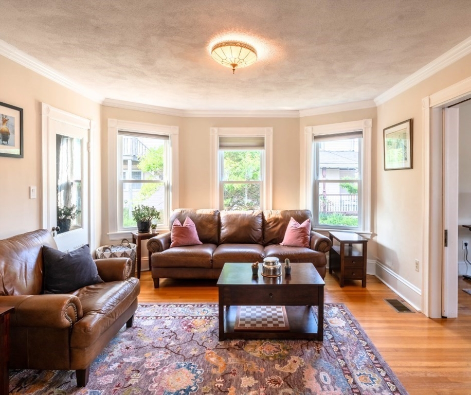37 Chestnut Street Stoneham, MA 02180 - Photo 12 of 42 Gallery Image 12