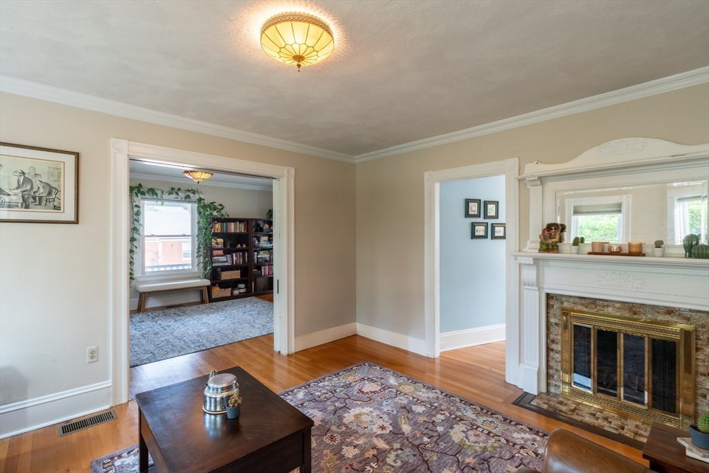 37 Chestnut Street Stoneham, MA 02180 - Photo 14 of 42 Gallery Image 14