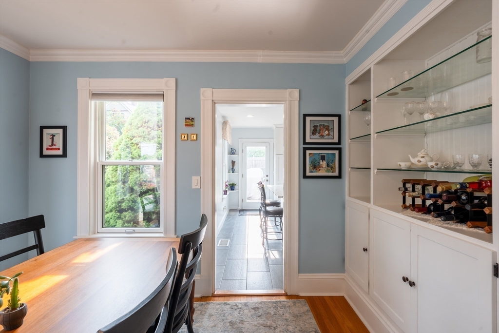 37 Chestnut Street Stoneham, MA 02180 - Photo 5 of 42 Gallery Image 5