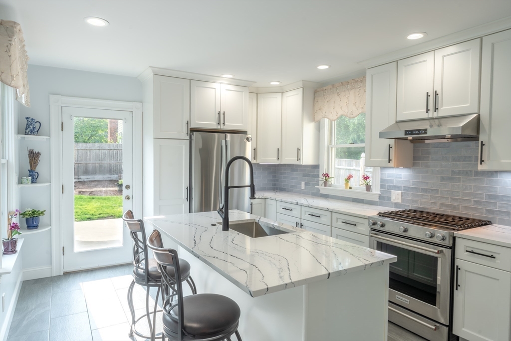 37 Chestnut Street Stoneham, MA 02180 - Photo 8 of 42 Gallery Image 8
