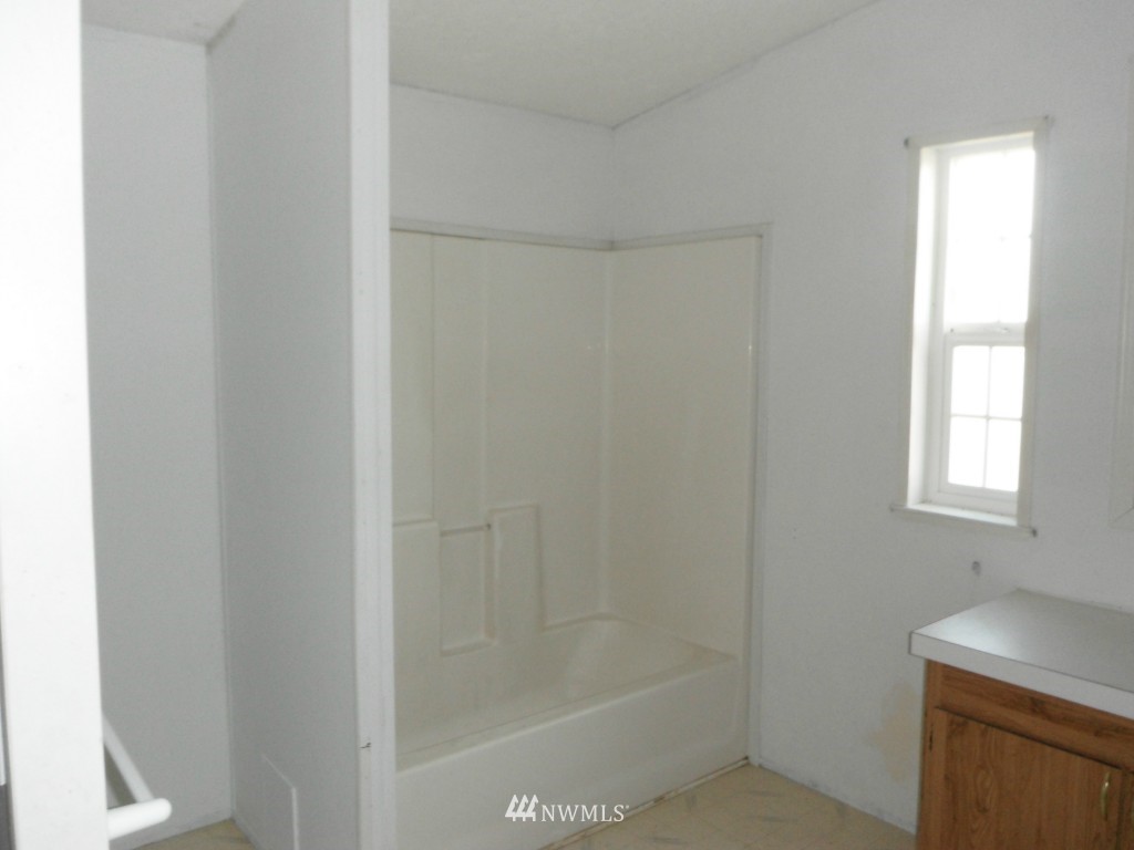 817 South Steele Road Othello, WA 99344 - Photo 6 of 12 Gallery Image 6