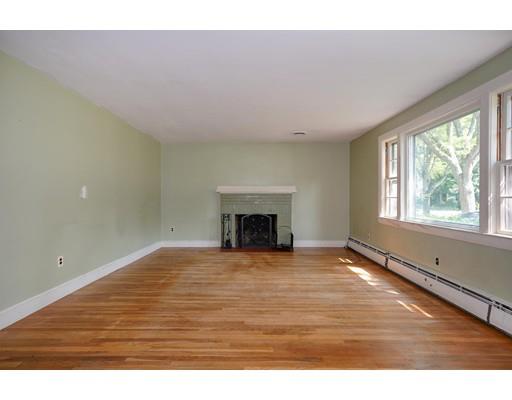 476 Edgell Road Framingham, MA 01701 - Photo 4 of 23