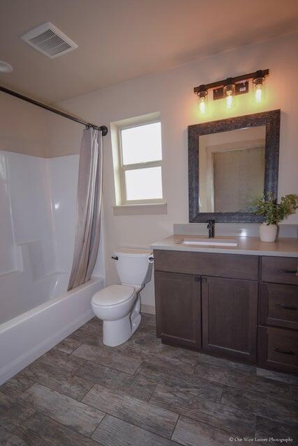 2321 Northeast Colleen Road Prineville, OR 97754 - Photo 14 of 22 14 Guest bath