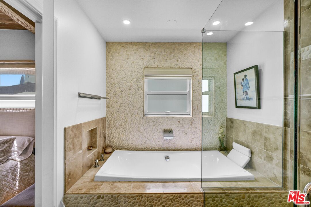 265 Redlands Street Playa del Rey, CA 90293 - Photo 12 of 50