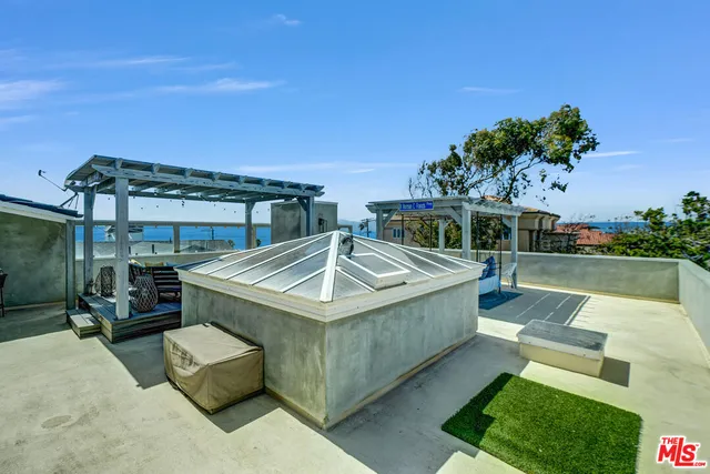 $4,449,999 | 265 Redlands Street, Playa del Rey, CA 90293