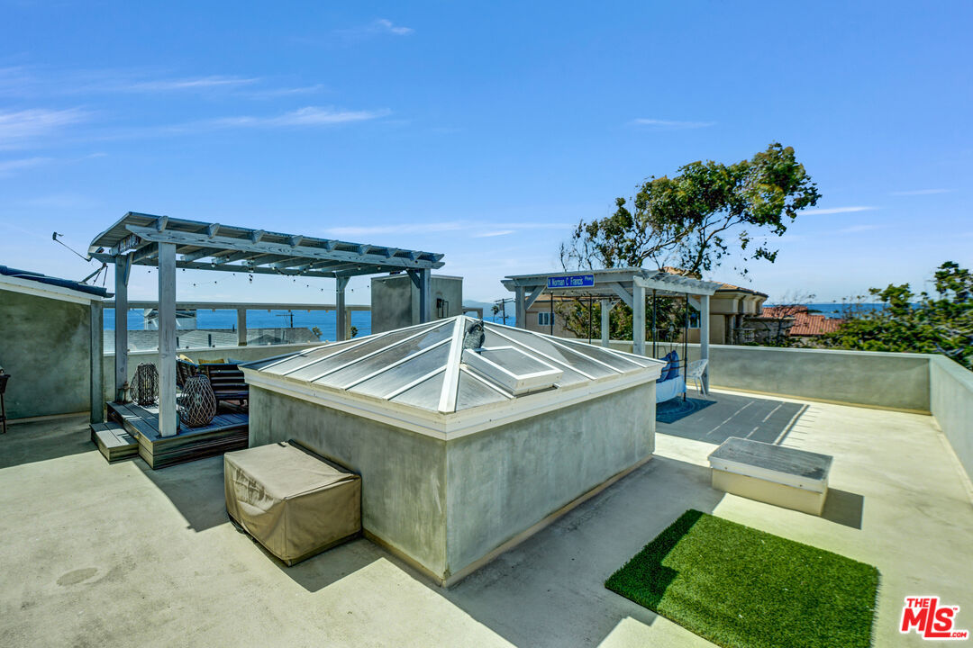 265 Redlands Street Playa del Rey, CA 90293 - Photo 17 of 50