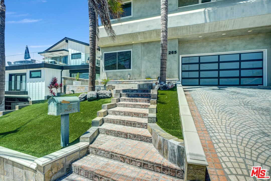 265 Redlands Street Playa del Rey, CA 90293 - Photo 3 of 50