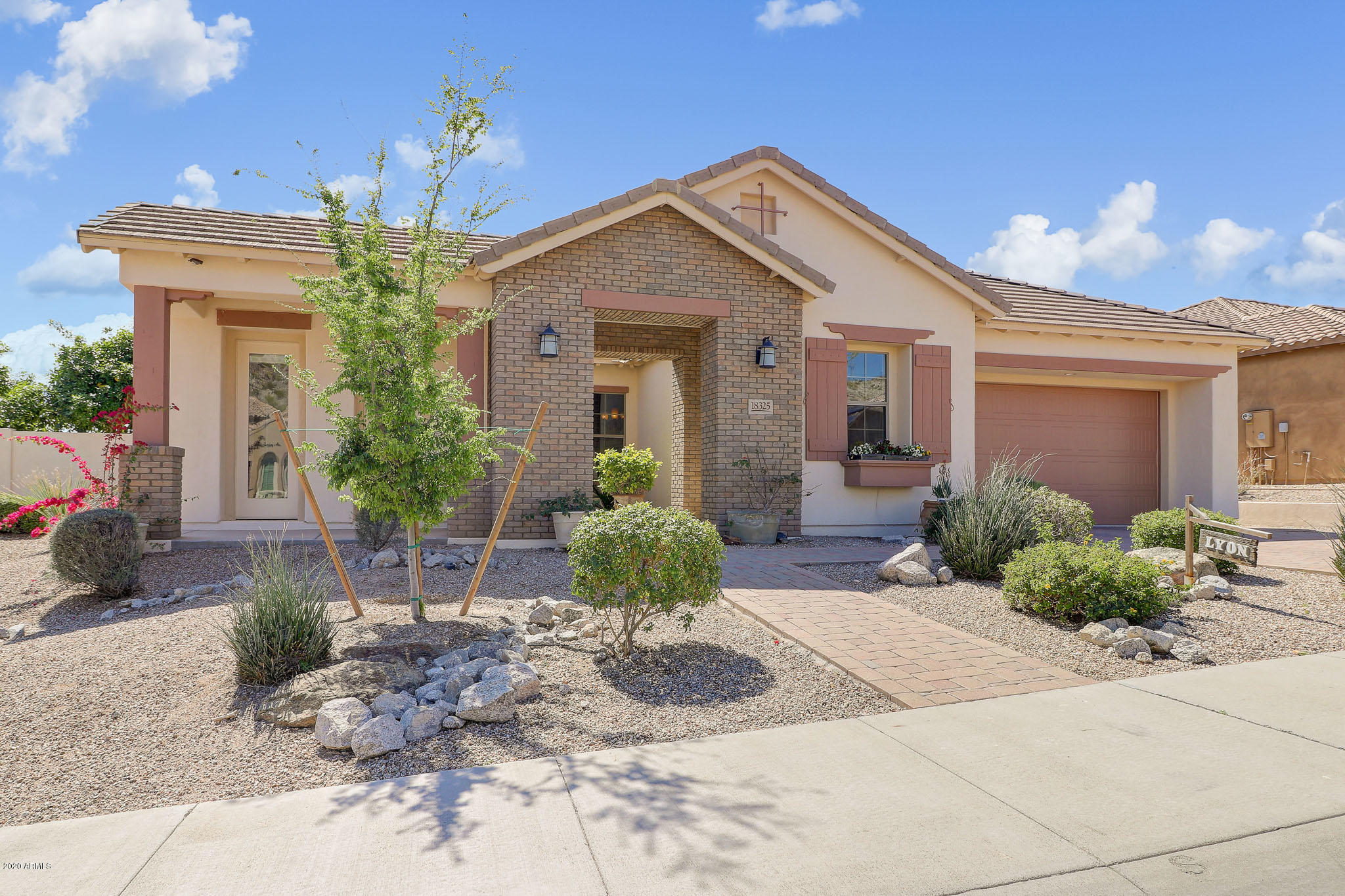 18325 West Desert Trumpet Road Goodyear, AZ 85338 - Photo 4 of 70 David Weekley Home