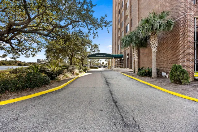$2,750 | 14 Lockwood Drive, Unit 5L, Charleston, SC 29401