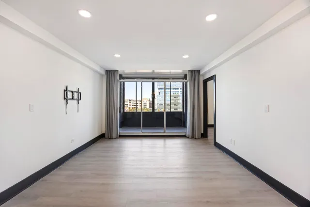 $2,750 | 14 Lockwood Drive, Unit 5L, Charleston, SC 29401