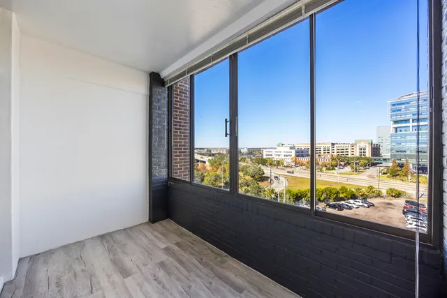 $2,750 | 14 Lockwood Drive, Unit 5L, Charleston, SC 29401