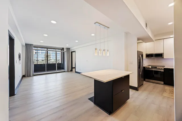 $2,750 | 14 Lockwood Drive, Unit 5L, Charleston, SC 29401