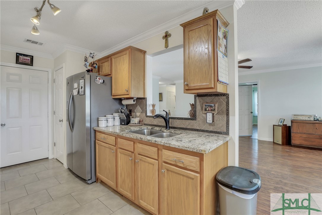 156 Burton Road Savannah, GA 31405 - Photo 10 of 28