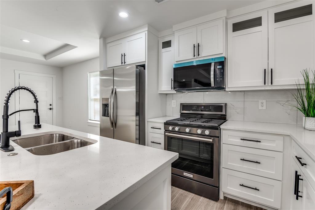 3702 Brandon Street Dallas, TX 75211 - Photo 8 of 25