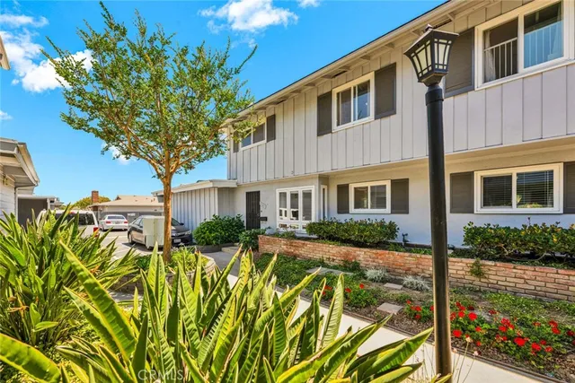 $670,000 | 1125 East 1st Street, Tustin, CA 92780