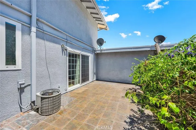 $670,000 | 1125 East 1st Street, Tustin, CA 92780