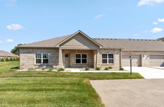 $299,900 | 2327 Saddle Drive, Shelbyville, IN 46176