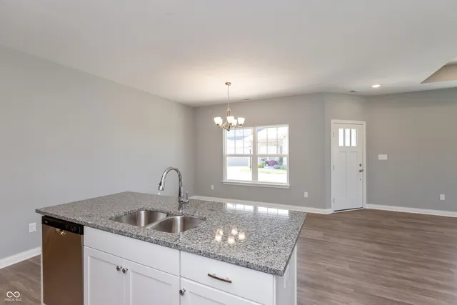 $299,900 | 2327 Saddle Drive, Shelbyville, IN 46176