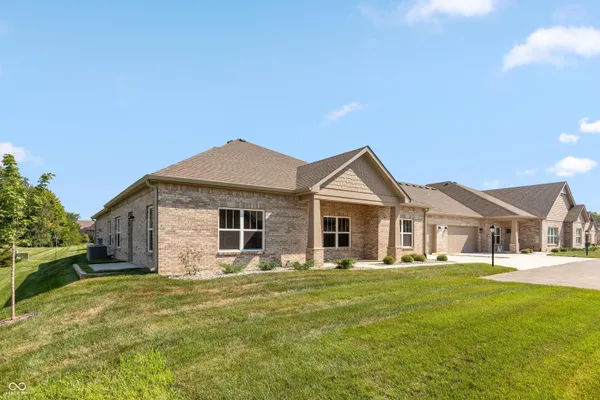 $297,400 | 2327 Saddle Drive, Shelbyville, IN 46176
