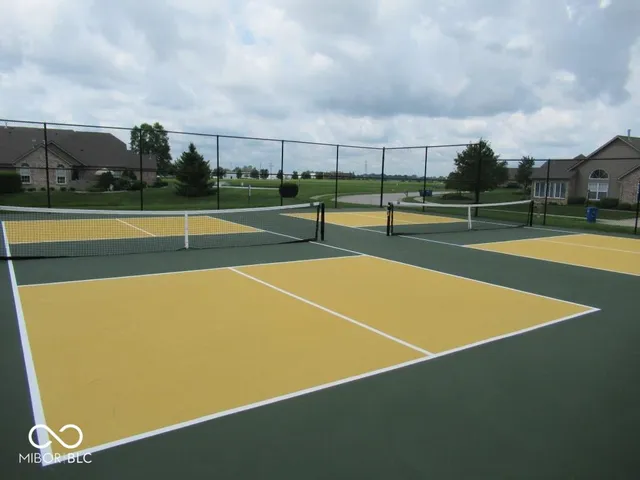 $299,900 | 2327 Saddle Drive, Shelbyville, IN 46176