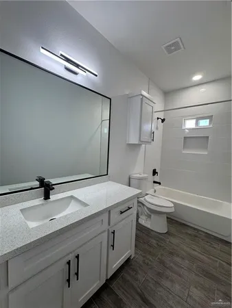 $1,300 | 5601 Ozark Avenue, Unit 4, Mission, TX 78573